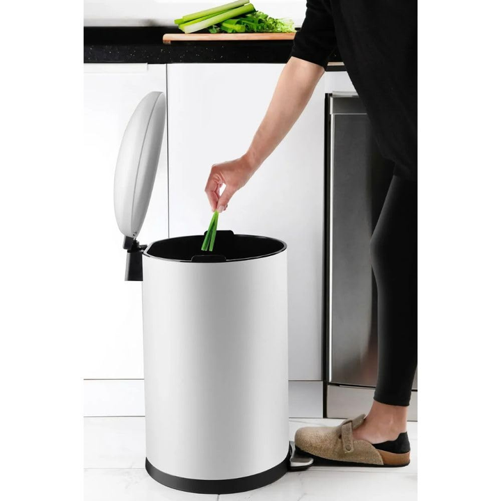 Stainless Steel Pedal Waste Bin – Soft-Close Dome Lid, 30 Liter