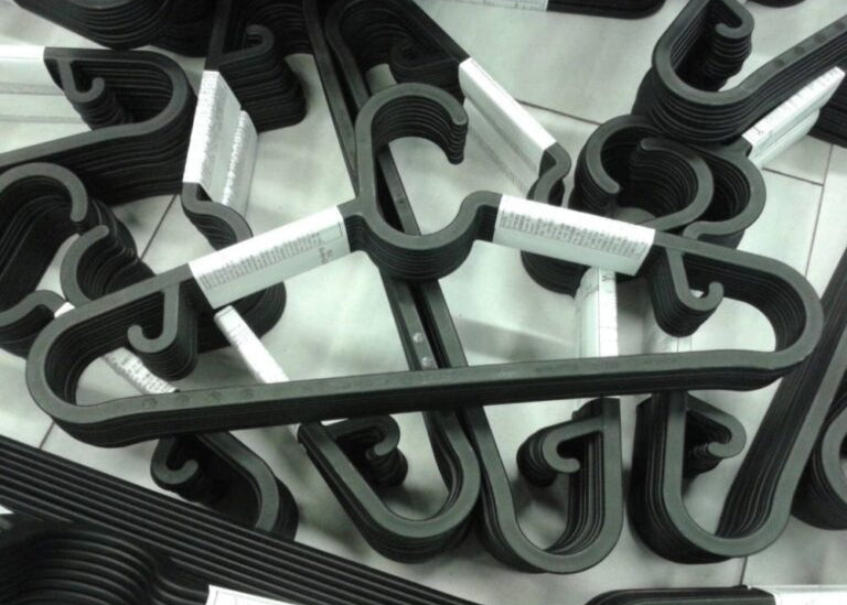 10 Piece Pack Plastic Home Hangers