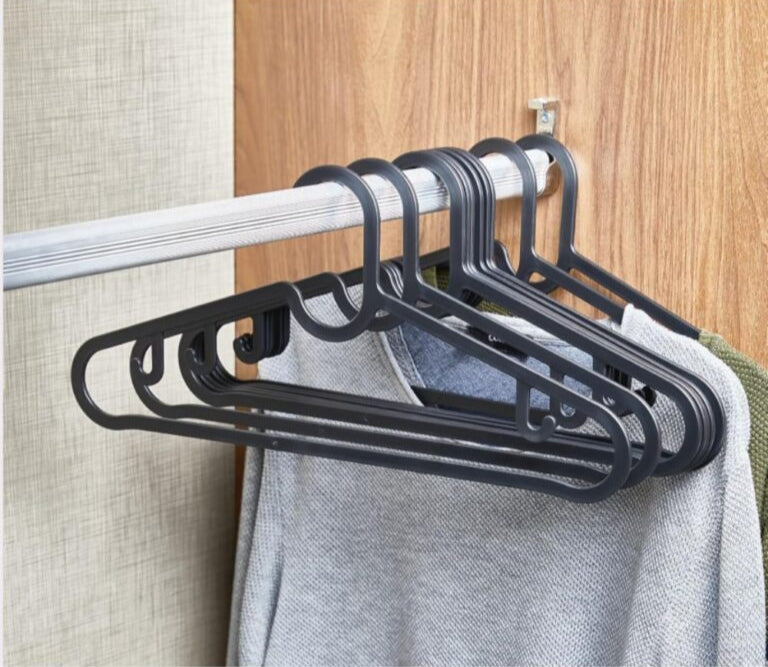 10 Piece Pack Plastic Home Hangers