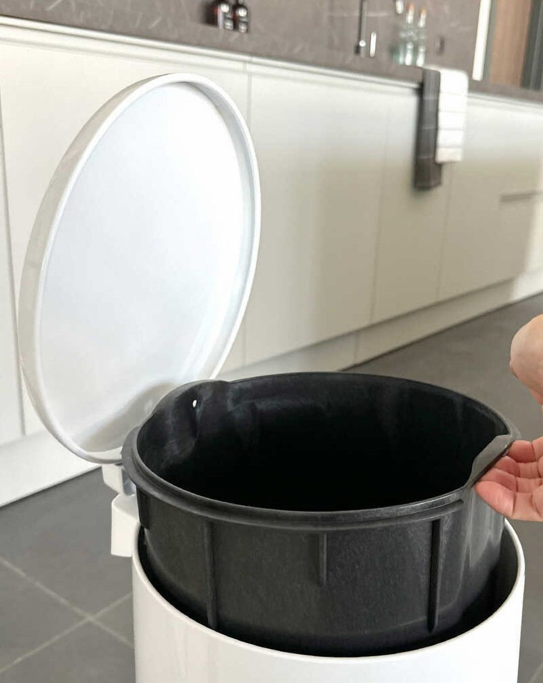 28x20cm, 6 Liter Steel Waste Bin, Soft Close Lid, Removable Inner Basket