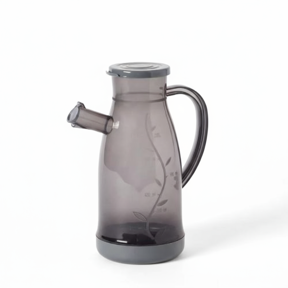 oil bottle 700 ML  front view